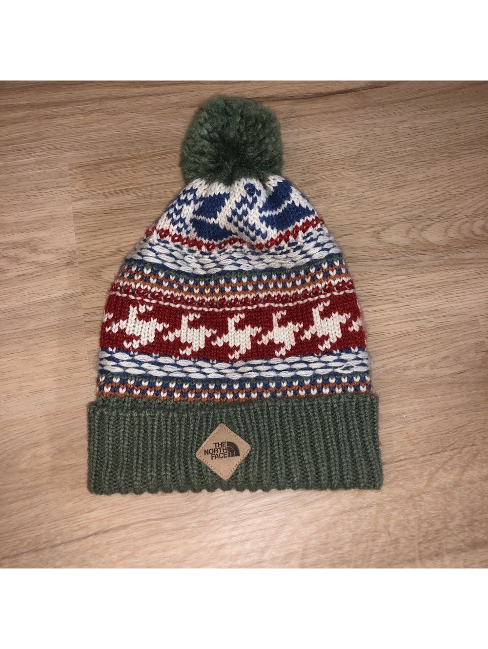 THE NORTH FACE FAIR ISLE WINTER KNIT BEANIE HAT CHRISTMAS RED GREEN BLUE POM POM